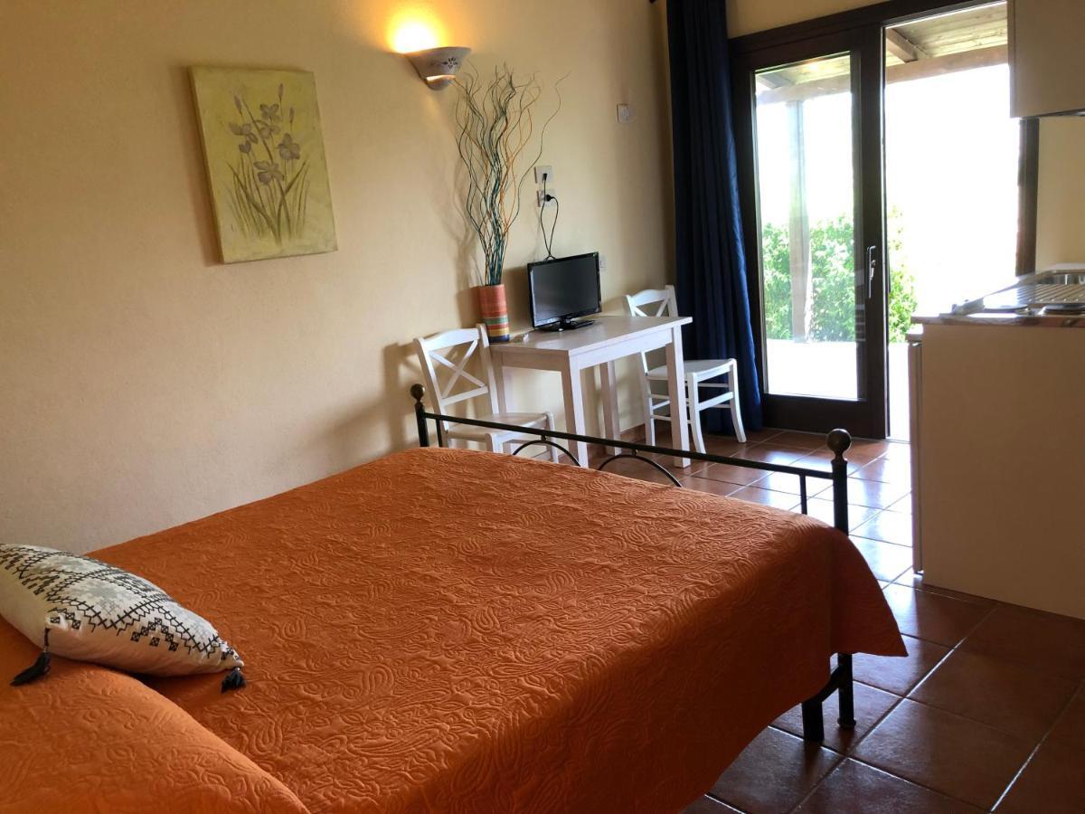 Agriturismo Campesi Casale Tra Le Vigne Aglientu Zewnętrze zdjęcie